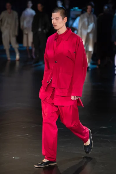 Look 40